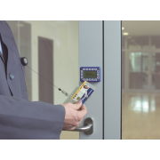 Visačka na plastovú kartu s kotúčom DURABLE 85x54mm 10ks