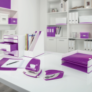 Sada zošívačka a dierovačka Leitz WOW mini purpurová