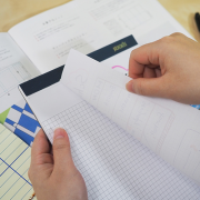 Poznámkový samolepiaci blok žltý linajkový, 25,4x17,8 mm, 50 listov